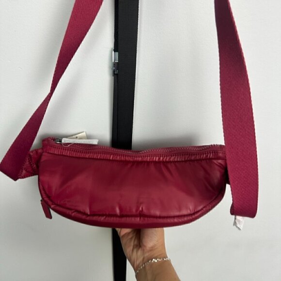 Host Pick 🌟 NWT - Michael Kors Rae MD Waistpack Xbody Berry - Fanny Pack - Picture 3 of 9